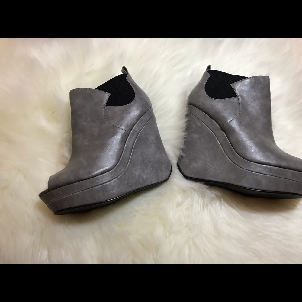 Michael Antonio Platform Wedges
